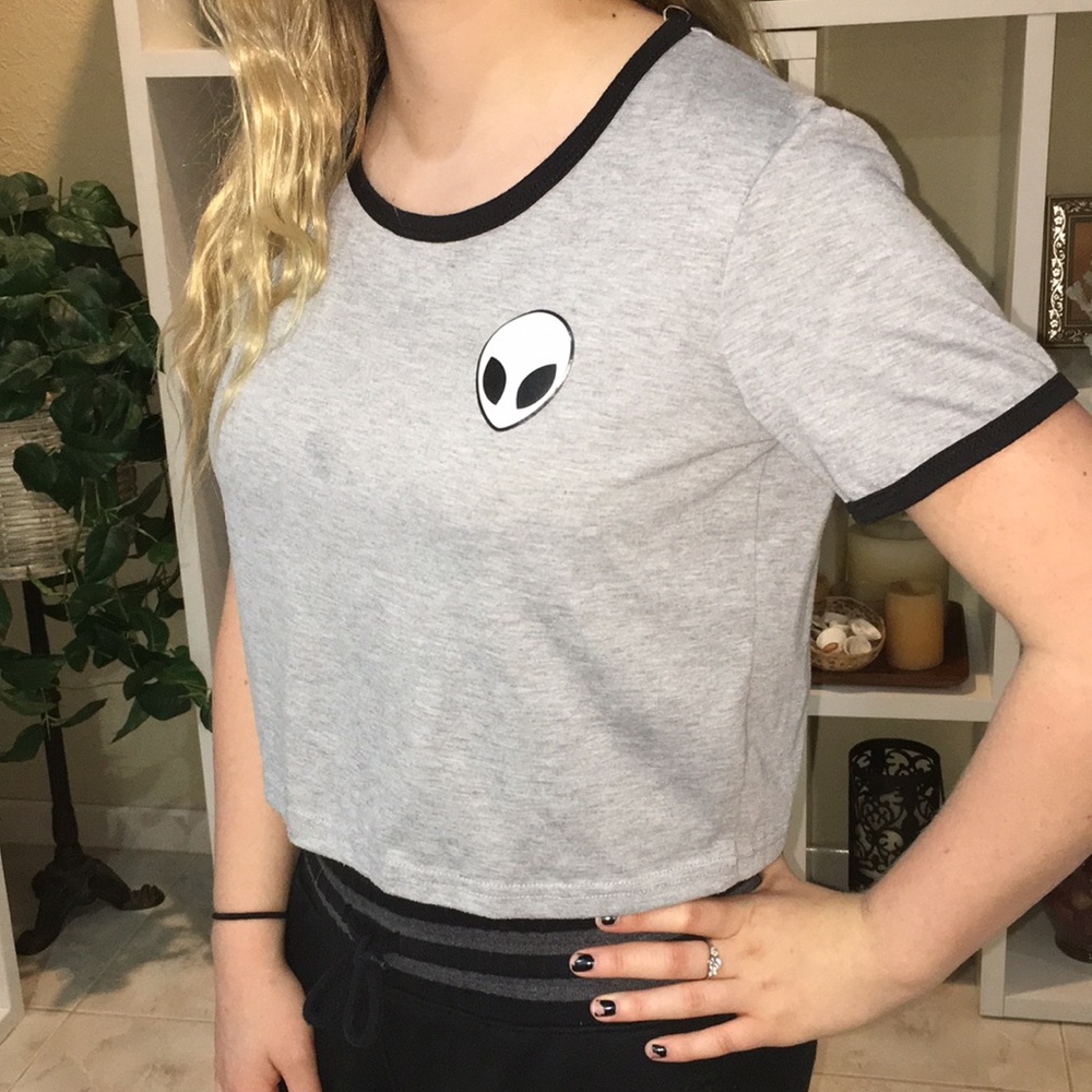 Juniors alien crop top